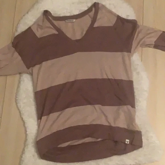 TNA Sweatshirt - Picture 3 of 4